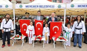 19-mayis-ataturku-anma-genclik-ve-spor-bayrami-menemende-toren-ve-etkinliklerle-kutlandi-9yOxjbEN.jpg