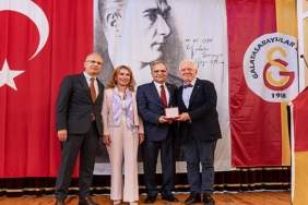 2026-galatasaraya-hizmet-odulune-reha-bilge-layik-goruldu.jpg