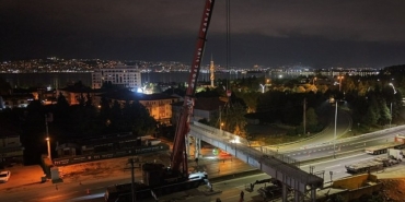 80 tonluk tabliye tek hamlede yerine konuldu