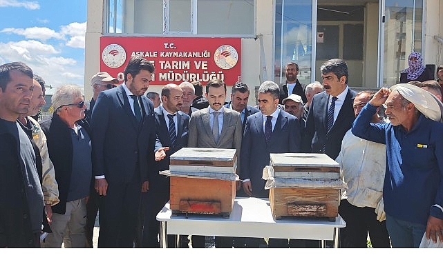 akfen-yenilenebilir-enerjiden-dunya-ari-gunu-kapsaminda-askalede-ureticilere-yuzde-70-hibeli-arili-kovan-destegi.jpg