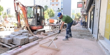 alsancak-sokaklari-yenilenmeye-devam-ediyor.jpg