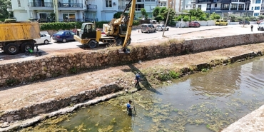 asattan-konyaaltinda-kapsamli-kanal-temizligi.jpg