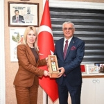 au-rektoru-ozkan-kemer-belediyesinde.jpg