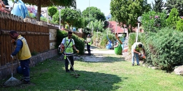 aydin-buyuksehir-belediyesinden-sokede-cevre-duzenleme-ve-peyzaj-calismasi.jpg