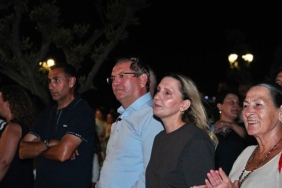 ayvalik-tarihi-gumruk-meydanina-kavustu.jpg