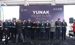 bakan-goktas-konya-buyuksehirin-yunaka-kazandirdigi-kapali-pazar-yerinin-acilisini-yapti-iynCR6Zh.jpg