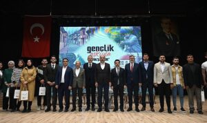 baskan-altay-aksehirde-esnafla-ve-genclerle-bulustu-dP7LxeNE.jpg