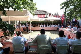 baskan-dalgic-muhtarlarla-bulustu.jpg