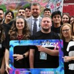 baskan-gorkem-duman-mezun-oldugu-universitede-genclerle-bulustu-8c2zwC2u.jpg