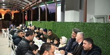 baskan-kocaman-iftar-sofrasinda-bulustu.jpg