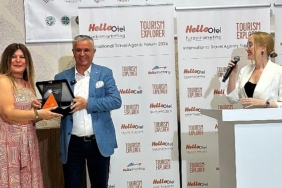 baskan-topaloglu-forumda-acentecilerle-bir-araya-geldi.jpg