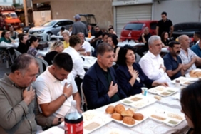 baskan-tugay-kinikta-muharrem-lokmasini-paylasti.jpg