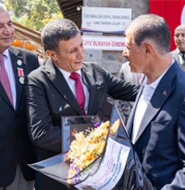 baskan-tugay-sehit-aileleri-ve-gazilerle-bulustu.jpg