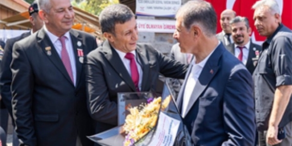 baskan-tugay-sehit-aileleri-ve-gazilerle-bulustu.jpg