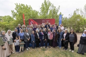 baskan-tugay-sehit-anneleriyle-bir-araya-geldi.jpg