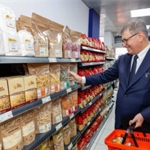 baskan-tugayin-guvenilir-ve-uygun-fiyatli-market-sozu-gercek-oldu-tanzim-satis-ruhu-izmar-ile-kullerinden-dogdu.jpg
