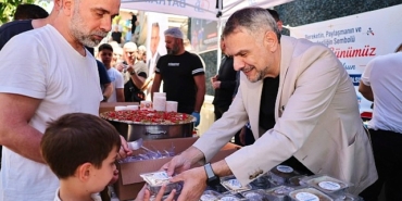 baskan-vekili-ibrahim-akindan-vatandaslara-asure-ikrami.jpg