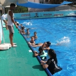 bayraklida-20-cocuk-ilk-kez-havuzla-tanisti.jpg