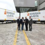 borusan-lojistik-20-tirsan-askili-tekstil-tasiyici-treyler-ile-filosunu-dahada-guclendiriyor-JWJc6vgS.jpg