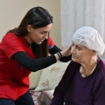 buyuksehirin-evde-bakim-hizmeti-vatandaslarin-yasamini-kolaylastiriyor.jpg