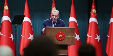 cumhurbaskani-erdogan-millete-seslenis-konusmasinda-dunya-belediyeler-birligi-baskani-secilen-baskan-altayi-tebrik-etti.jpg