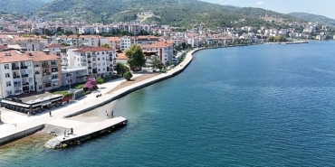 degirmendere-sahili-dalga-kirici-setle-guclendirildi.jpg