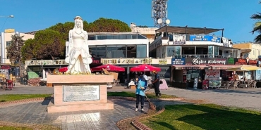 didim-belediyesi-yesil-alanlarda-bakim-ve-duzenleme-calismalarini-surduruyor.jpg