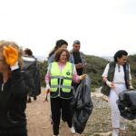 didimde-didim-belediyesi-ekipleri-ve-didim-plogging-grubu-uyeleri-ile-birlikte-kiyi-temizligi-calismasi-Yv53BlDH.jpg