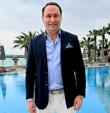 dunya-turizm-ve-mice-sektorunun-en-prestijli-etkinliklerini-duzenleyen-dream-project-ceosu-ve-yonetim-kurulu-uyesi-volkan-atamandan-cesme-icin-marka-destinasyon-mesaji.jpg