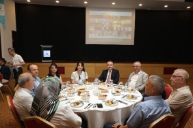edremit-kaymakami-ahmet-odabasa-vefa-gecesi.jpg