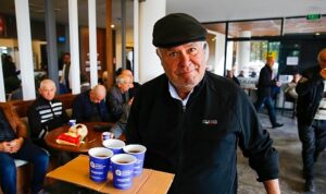 emeklilerin-vazgecilmezi-emekliler-kahvesi-vzC17yk1.jpg