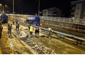 eskihisar-feribot-yolu-alt-gecidinde-gece-mesaisi.jpg