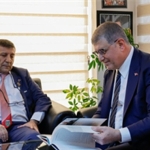 gazilerden-baskan-tugayi-duygulandiran-armagan.jpg