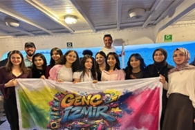 genc-izmir-gonulluleri-bergama-vapurunda-bulustu.jpg