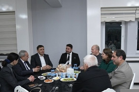 iftar-sofrasinda-birlik-ve-beraberlik.jpg