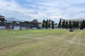 ilce-stadi-zemininde-bakim-calismalari.jpg