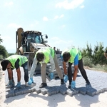inegol-belediyesinin-kirsalda-parke-tas-uygulamalari-devam-ediyor.jpg
