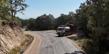 inegolde-6-kirsal-mahallenin-yolu-yenileniyor.jpg