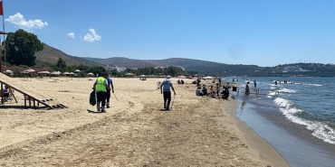 izmir-buyuksehir-belediyesi-is-birligiyle-efes-selcuk-sahillerinde-temizlik-mesaisi-devam-ediyor.jpg