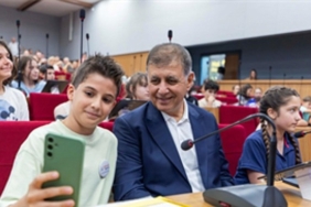 izmir-cocuk-meclisi-bir-yillik-calisma-donemini-tamamladi.jpg