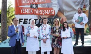 izmir-meb-gastronomi-festivalinde-lezzet-soleni-yasandi-O5bGGz1I.jpg