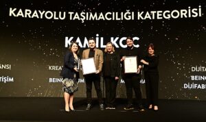 k-mil-koc-the-one-awardsta-ust-uste-ucuncu-kez-yilin-itibarlisi-secildi-A5dCYjaA.jpg