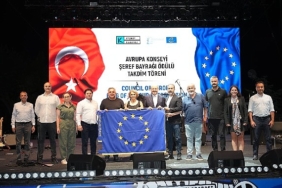 kadikoy-belediyesine-seref-bayragi-odulu.jpg