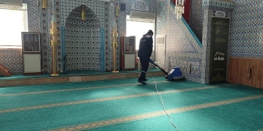 kandira-belediyesi-ramazanla-birlikte-camilerde-temizlik-seferberligi-baslatti.jpg