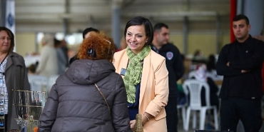 karabaglarda-bayram-oncesi-sokaklar-degil-bozyaka-pazaryeri-kullanilacak.jpg