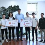 kartepe-belediyesi-genc-akademi-ogrencileri-itu-robot-olimpiyatlarinda-birincilik-elde-ederek-buyuk-bir-basariya-V6OgH3WO.jpg