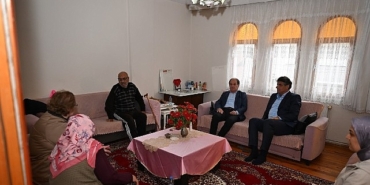 Kartepe’de Büyüklere Gönül Ziyareti