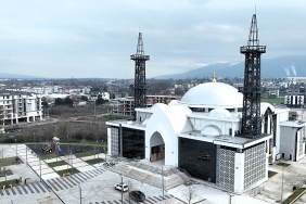 kartepe-kent-meydani-camii-ilk-teravihle-aciliyor.jpg
