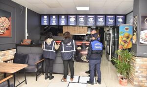 kartepe-zabitasindan-menu-ve-fiyat-denetimi-JKsULvWR.jpg