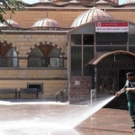 keciorende-camiler-ozenle-kose-bucak-temizleniyor.jpg